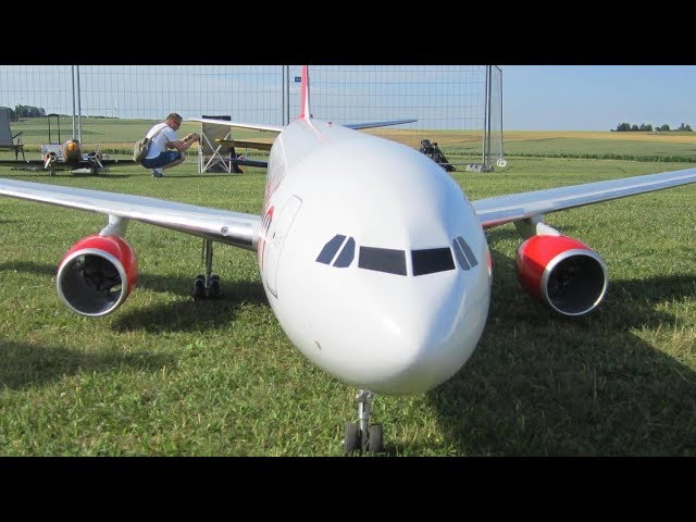 AIR BERLIN A-330-300 TWIN TURBINE RC MODEL AIRLINER AND AIRBUS A-340 4x EDF RC AIRLINER FLY TOGETHER