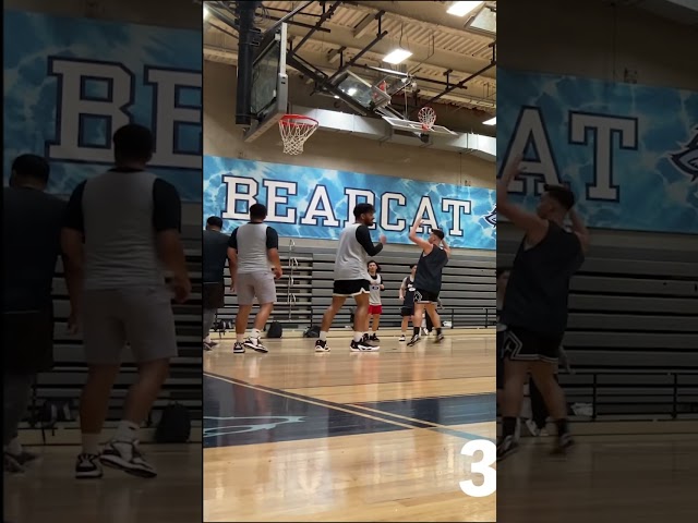 COMEDIC semifinal intramural game GOES DOWN TO THE WIRE… #ytshorts #hoops #basketball #baruch #cuny