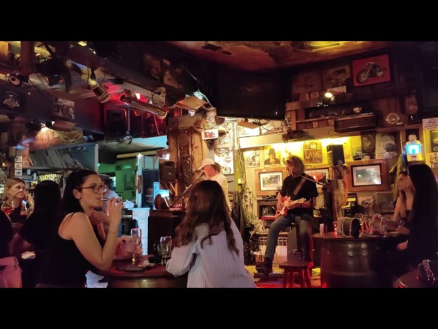 Rock cafe in Budva, soulful boys, resting public