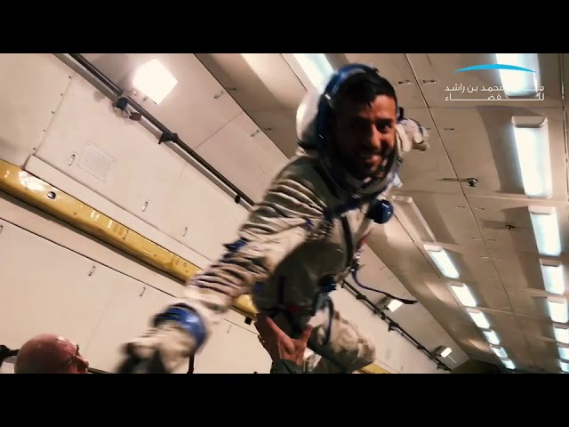 هزاع المنصوري وسلطان النيادي خلال تدريبهما - Hazza & Sultan, Parabolic flight training