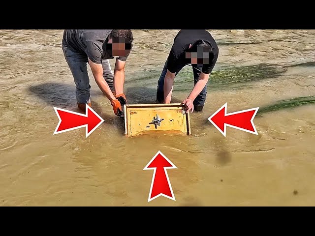 We Found A Abandoned Safe In The River. What's Inside The ABANDONED SAFE? (OPENED)
