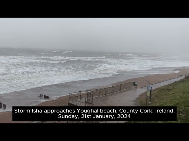 Storm Isha approaches Youghal beach on Sunday, 21st January, 2024.