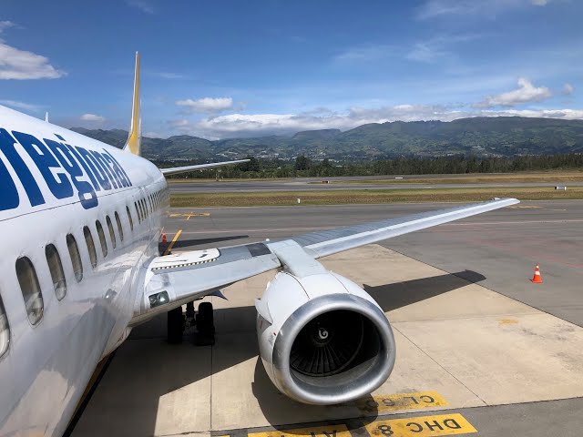 Aeroregional Ecuador B 737-400 - HC-CWG - beautiful approach into Quito; flying in from Panama