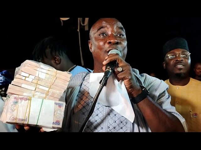 BECKY GIFTS K1 DE ULTIMATE N2 MILLION CASH ON STAGE AT SOCOPAO 70TH BIRTHDAY GIG
