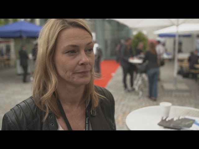"Journalisten sollten nicht Gegner sein" - Interview mit Anja Reschke (dbate)