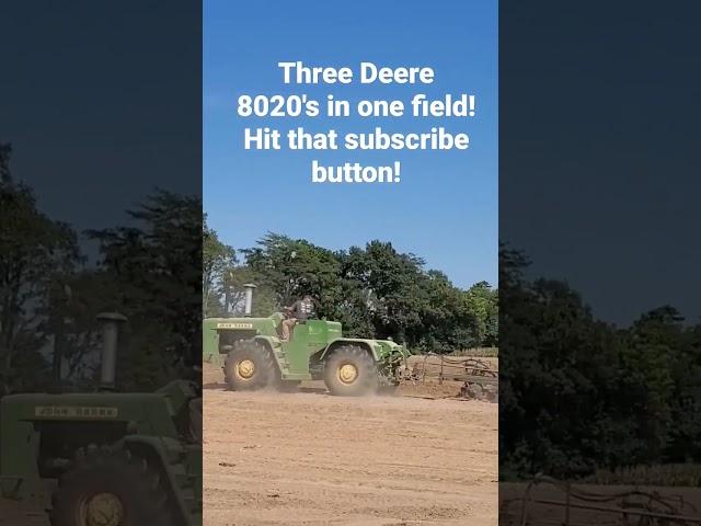 Three rare John Deere 8020 tractors plowing together @ #100yearsofhorsepower @RennerStockFarms