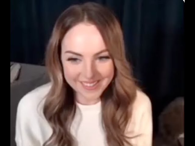 Liz Gillies singing You Are My Sunshine and Old McDonald for Lollipop Theater - November 14, 2022