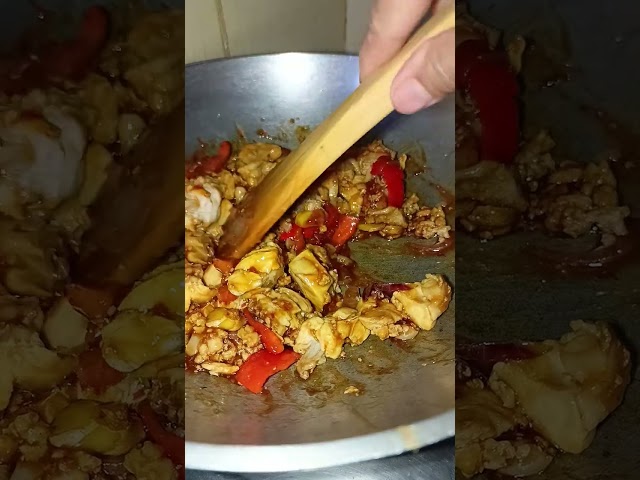 Chicken with ground pork in spicy tomato sauce 😋😋