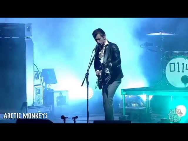 Arctic Monkeys | Knee Socks ( outro to My Propeller ) lollapalooza 2014
