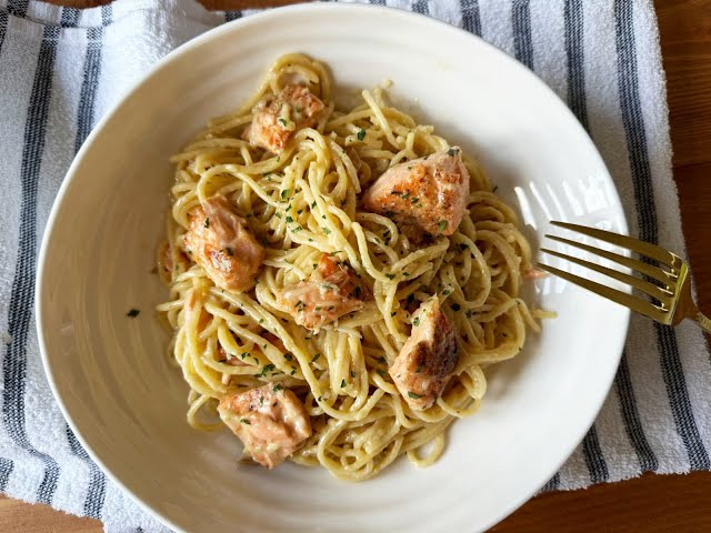 Salmon Pasta in Creamy Garlic Sauce | quick and delicious spaghetti recipe