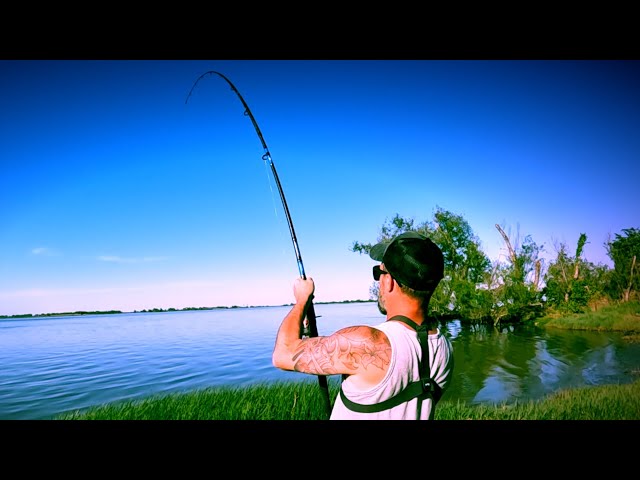 Belgium Youtuber Slays The Blues, Mississippi River Catfish Fishing