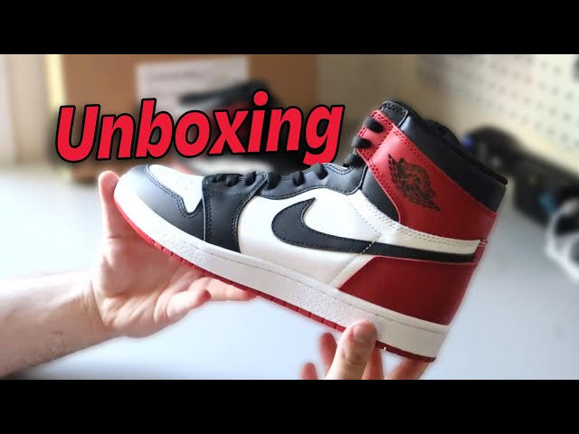 Unboxing the 1985 Black Toe Air Jordan 1