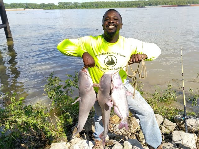 Free Bait, Free Groceries!! Ohio River Catfishing!!