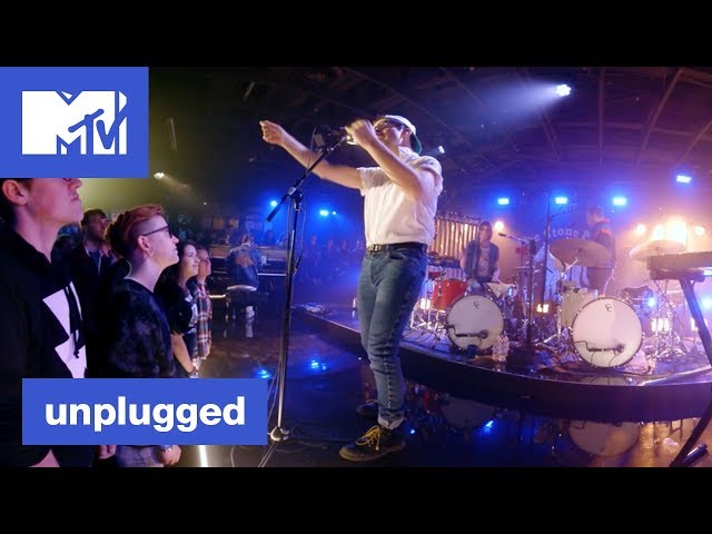 ‘Everybody Lost Somebody’ 360° Bleachers Performance | MTV Unplugged