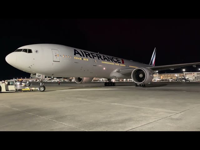 Air France 777-300 push back & GE90 engine start