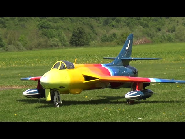 RC JET FA18 SWISS AIR FORCE and RAINBOW COLOR HAWKER HUNTER TURBINE SCALE MODELS