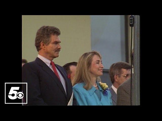 Burt Reynolds visits Evening Shade, Arkansas (1991) | 5NEWS Vault