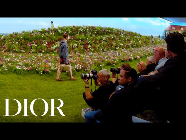 Experience a 360-Degree View of the Dior Summer 2023 Men's show