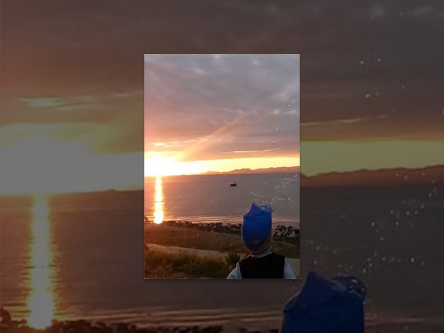 ☆ Beautiful Sunset PERFECT SUNSET Balloons Show on the beach. Красивый закат пускаем пузыри мыльные.