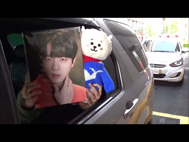 [ENGSUB] #RJVLOG: Flexin' Jin at The BTS Meal Lucky Ride for drinks and fries upsize #BTSMealPH