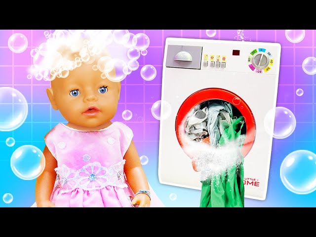 Emily juega con la lavadora. Historias de muñecas bebés. Juegos para niñas