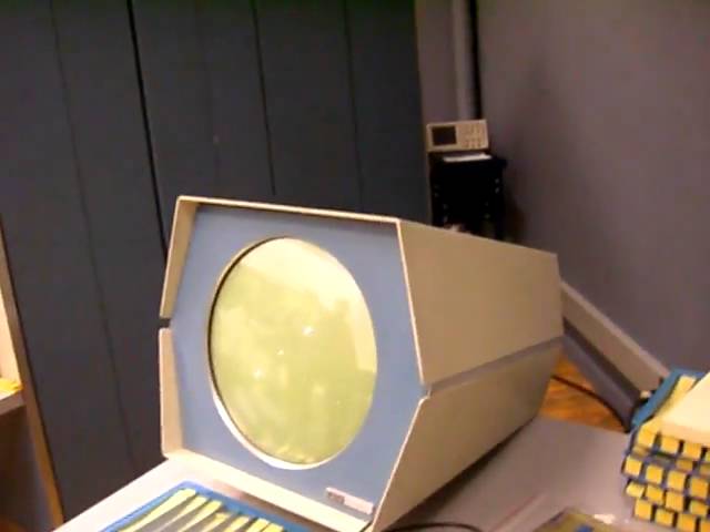 DigiBarn TV: Space War - Ken Sumrall's tour of the PDP-1 computer (Sept 2006)