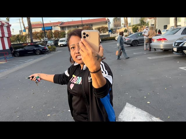 Triggered Karen why are u taking video of my car stop now calling police !!!
