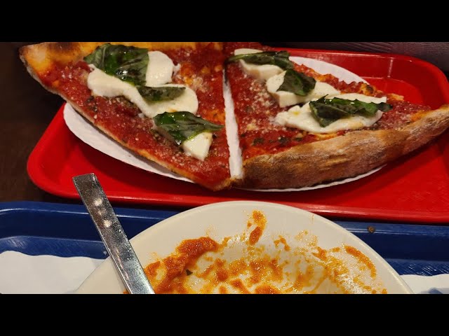 ** MINI MUKBANG ** Victor’s Pizzeria in Huntington, Long Island. 🍕 🍝