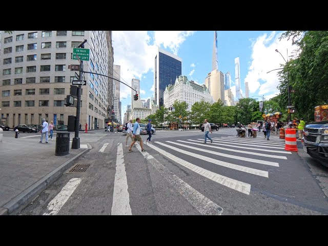 Discover every street of New York. The streets of Manhattan, 5th Avenue, and Times Square. 8K Video