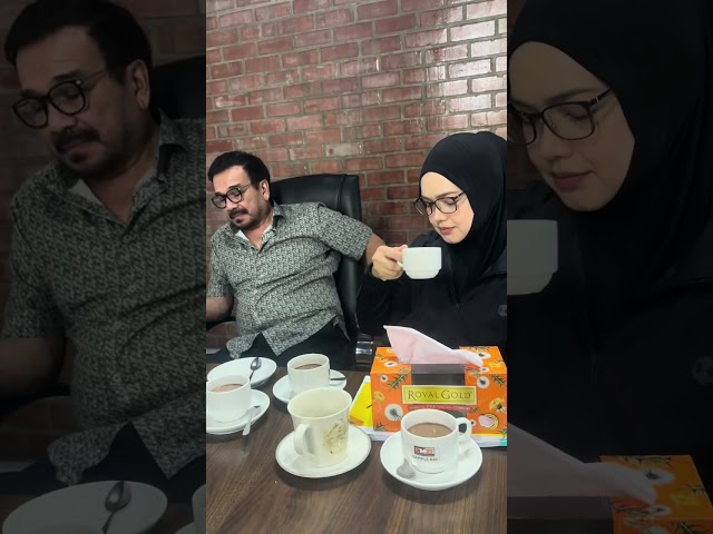 Siti Nurhaliza Minum Air Pun Syantik, Ternampak Perut Dato K 🤭🙈