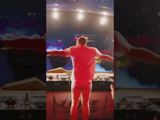 What a throwback at Tomorrowland in 2022! An absolute smash, ‘One More Time’ club mix! #shorts