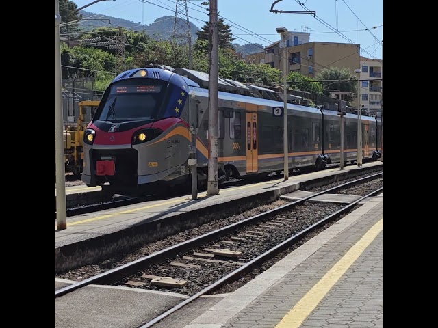 Regionale 12906 ferma alla stazione di Cefalù 24/04/2023🇮🇹