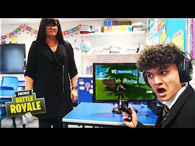 This 15 Year Old Kid Won A Game Of Fortnite In School (Teacher Gets Mad)
