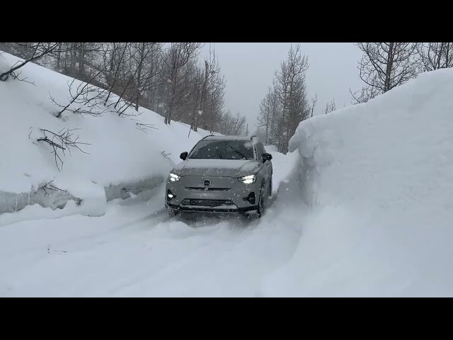 Volvo XC40 Recharge Steep Snow Covered Driveway