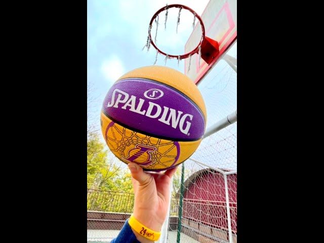 Баскетбольный Мяч Spalding - Баскетбол - мобильная сьемка