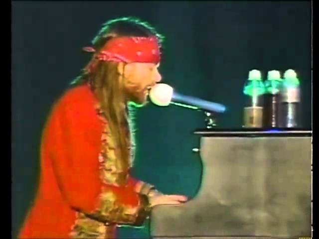 Guns N' Roses - November Rain (Paris 1992)