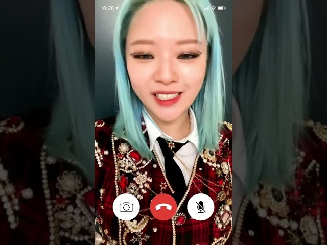 Incoming call from JEONGYEON on tour📞💕
