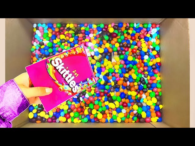 Limited Edition M&Ms Unboxing: Can I Find the Golden Ticket?