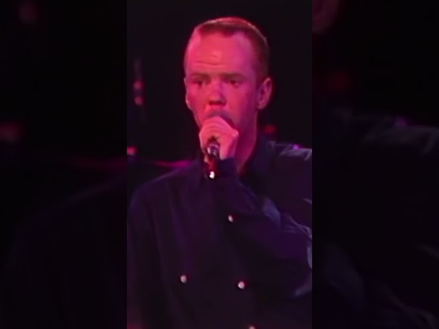 Those vocals 🤩  Don't Leave Me This Way by The Communards performed in '87