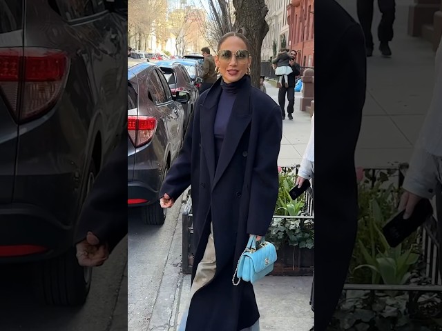 #Jlo house hunting with family in NYC #hollywoodpipeline