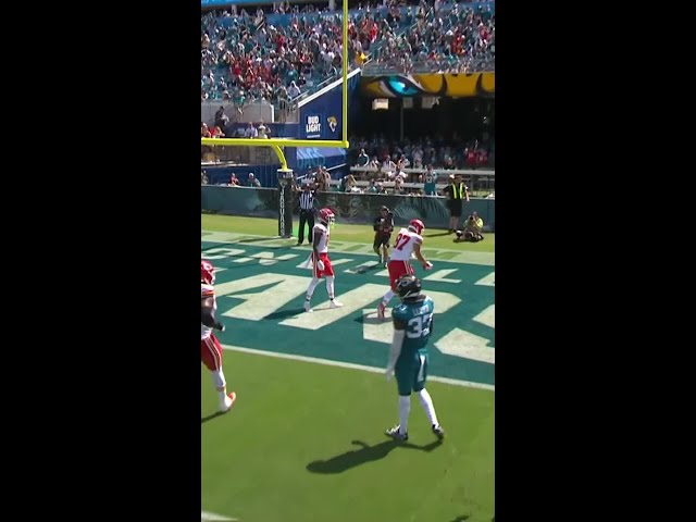 Travis Kelce catches for a 9-yard Touchdown vs. Jacksonville Jaguars