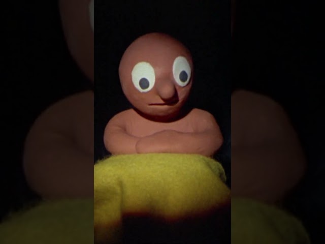 THE AMAZING ADVENTURES OF MORPH! THE DOUBLE DECKER BOOT  #stopmotion #morph #funny