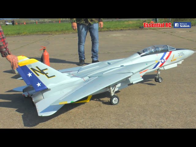 GIANT SCALE RC TWIN TURBINE JET ENGINE F-14 TOMCAT (IN-FLIGHT WING SWEEP)