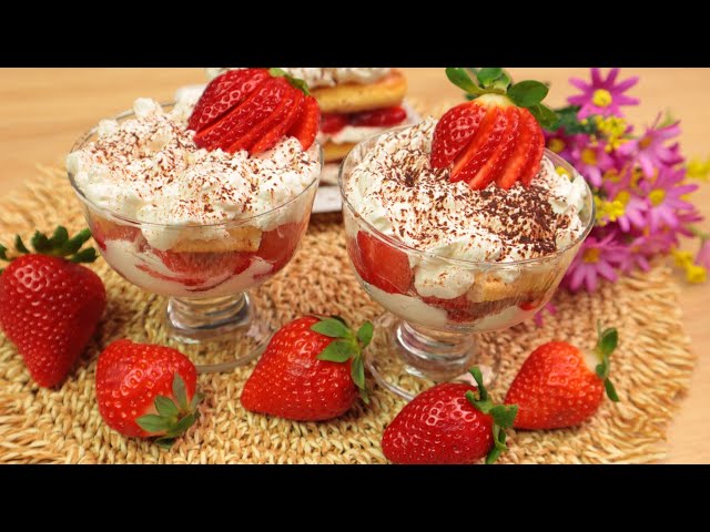 Delicious DESSERT WITH TRUSCUMBERS / tiramisu with strawberries