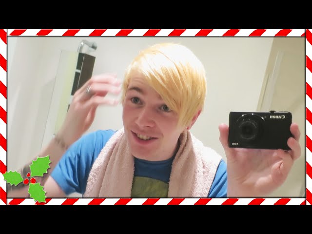 DYEING MY HAIR BLONDE!! | Vlogmas