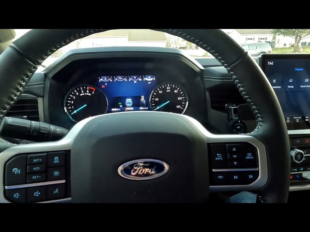 2022 Ford Expedition XLT Instrum. Cluster, Infotainment SYNC 4, & Interior Overview + Window Sticker