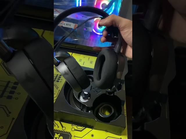 Unboxing ARCTIS 5 📦 SteelSeries Wired 7.1 Surround Sound Gaming Headset with RGB Illumination