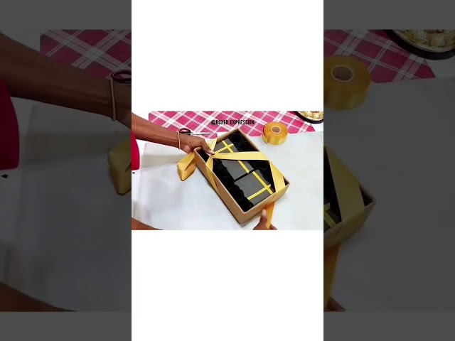 GIFT BOX PACKING IDEA 🤩 | How to Tie a Ribbon 🎀 Bow on a Gift Box #shorts #giftbow
