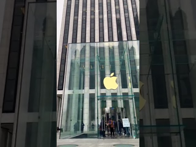 Apple store 5th Ave Manhattan