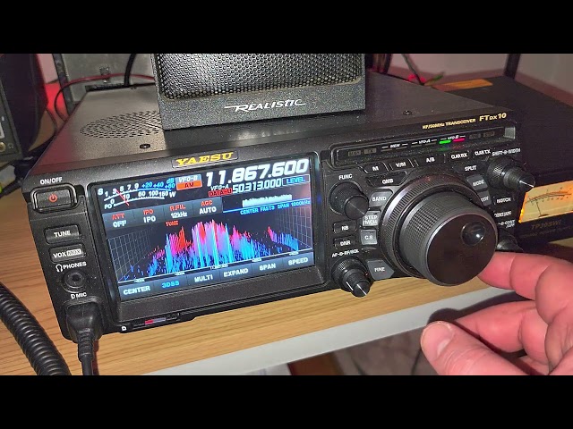 Yaesu FTdx10 How useful is the 3DSS display compared to a standard SDR Waterfall screen